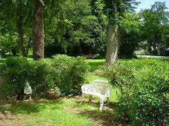 Oak Manor Inn Hartsville Exterior photo